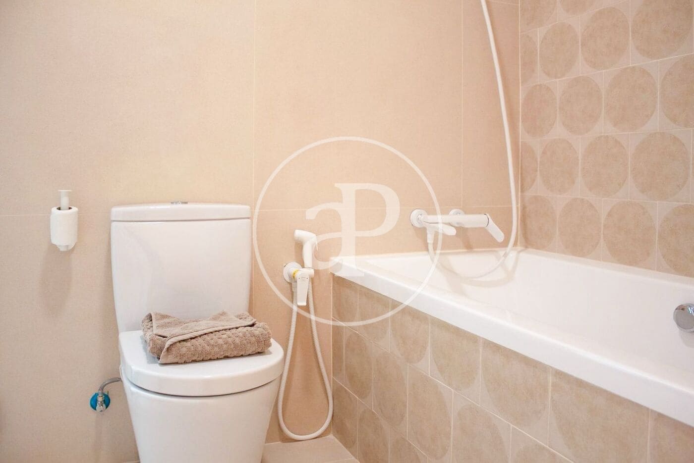 3 bedroom Apartment for rent in Valencia city - € 1,750 (Ref: 9321978)