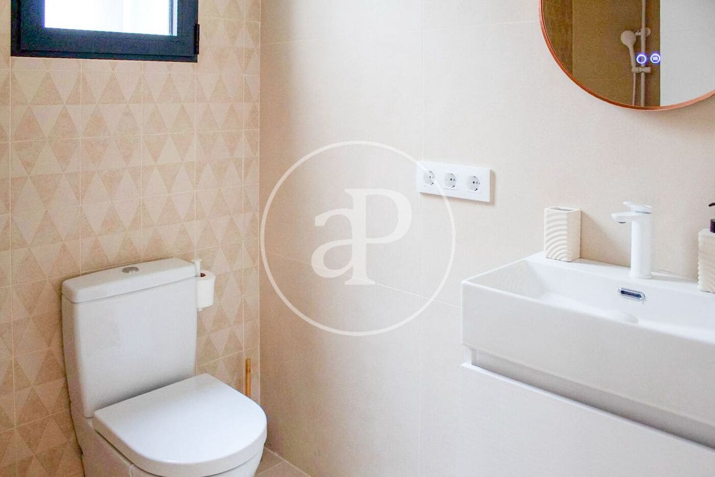 3 bedroom Apartment for rent in Valencia city - € 1,750 (Ref: 9321978)