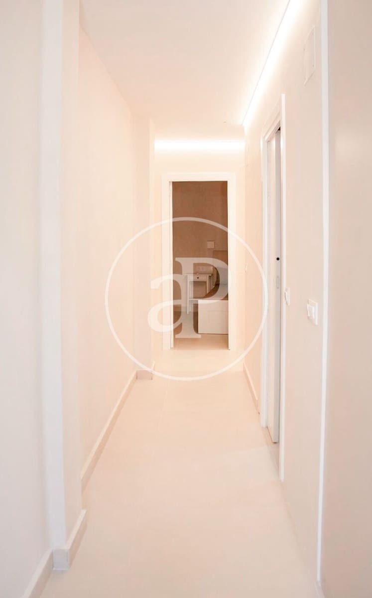 3 bedroom Apartment for rent in Valencia city - € 1,750 (Ref: 9321978)