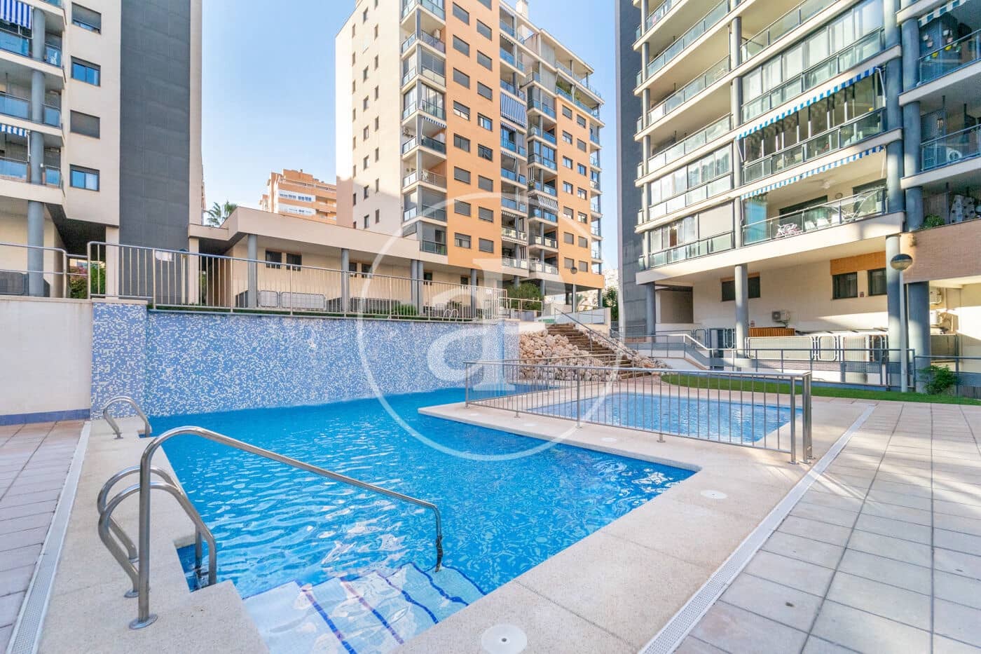 Apartamento de 2 habitaciones en La Villajoyosa / Vila Joiosa en venta con piscina - 315.000 € (Ref: 9321982)