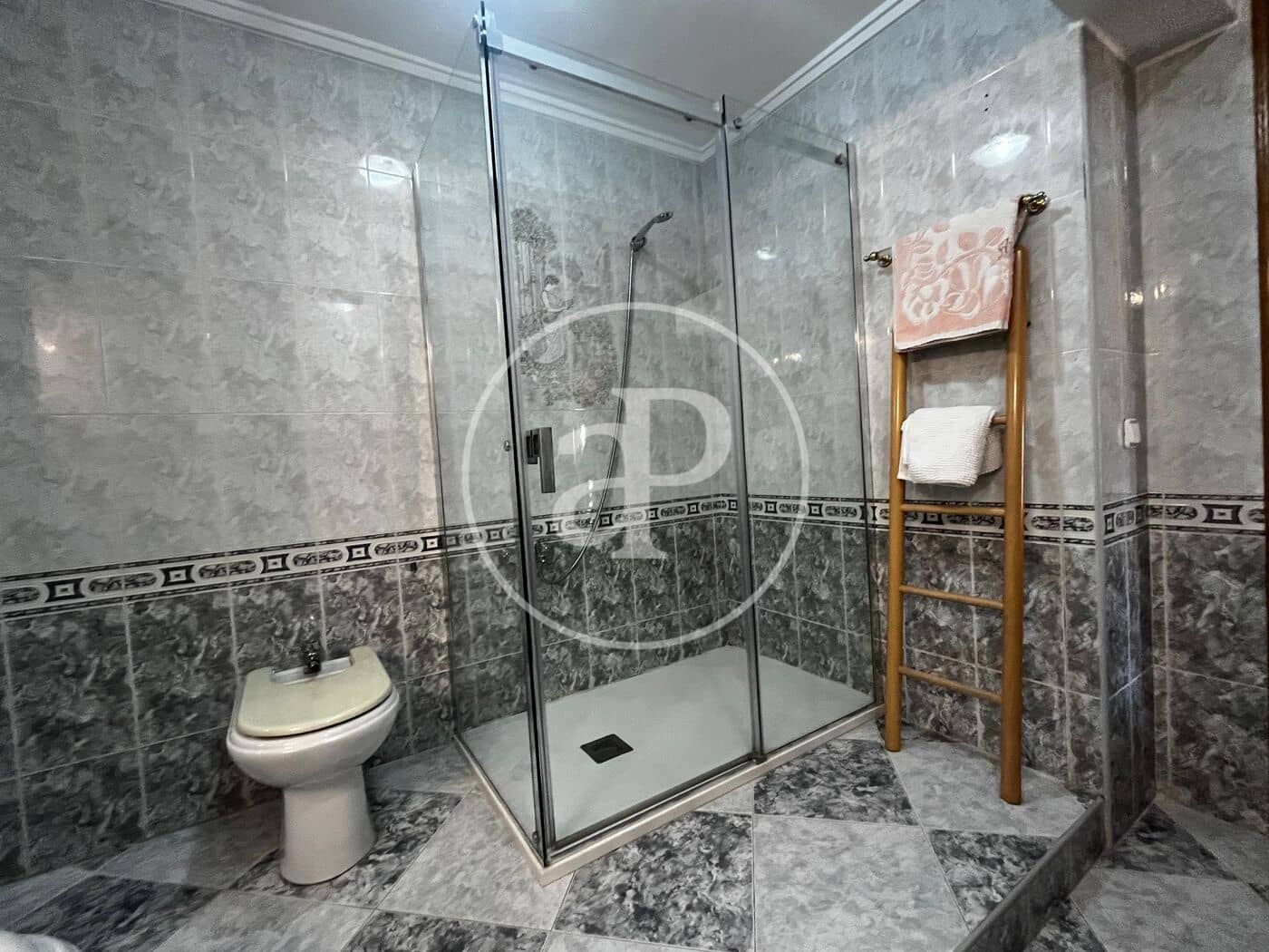 2 makuuhuone Huoneisto vuokrattavana paikassa Valencia kaupunki - 1 100 € (Ref: 9326529)