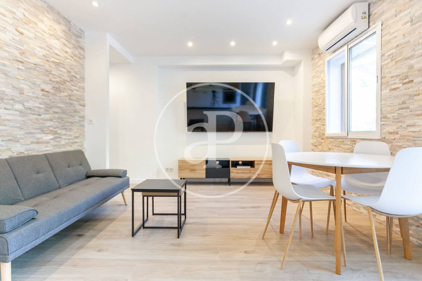 1 soverom Penthouse til leie i Chiva med svømmebasseng - € 1 200 (Ref: 9330704)