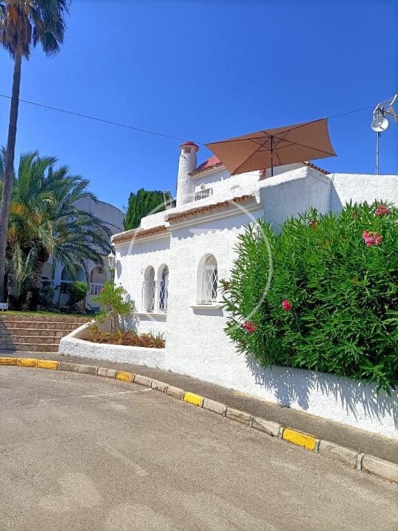 3 bedroom Villa for rent in Denia with pool - € 1,000 (Ref: 9341269)