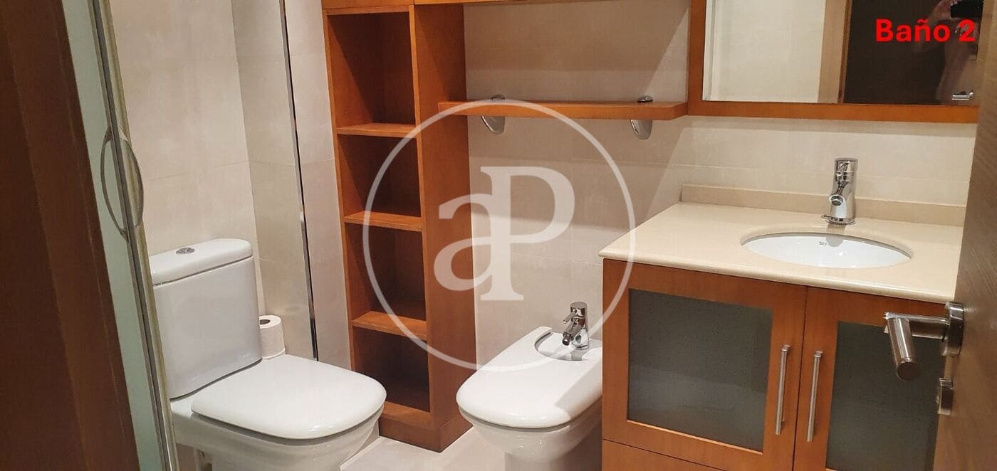 4 sovrum Lägenhet att hyra i Valencia stad - 1 800 € (Ref: 9341281)