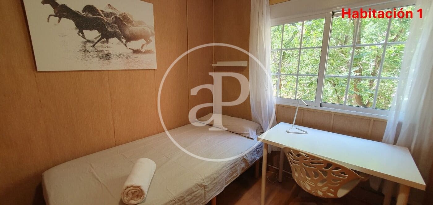 4 sovrum Lägenhet att hyra i Valencia stad - 1 800 € (Ref: 9341281)