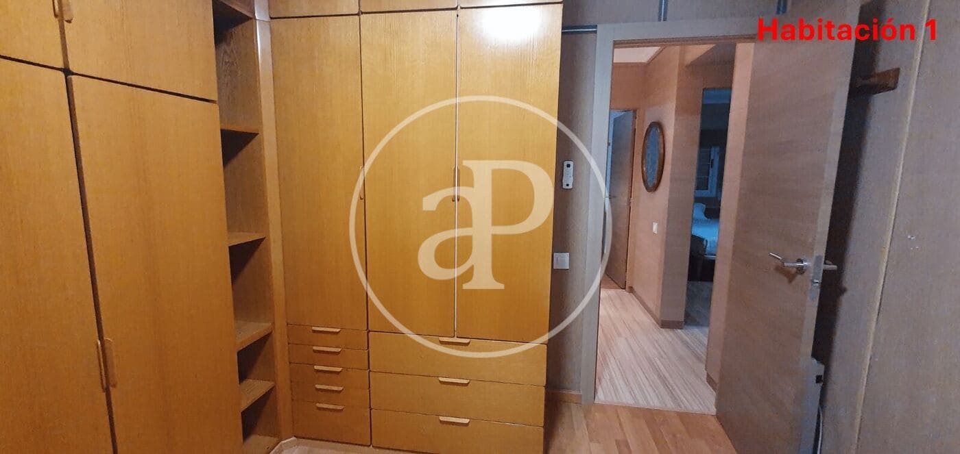 4 sovrum Lägenhet att hyra i Valencia stad - 1 800 € (Ref: 9341281)