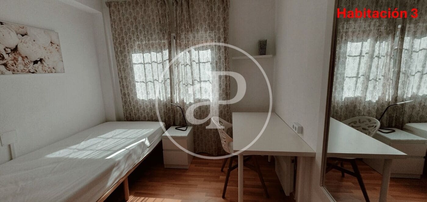 4 sovrum Lägenhet att hyra i Valencia stad - 1 800 € (Ref: 9341281)