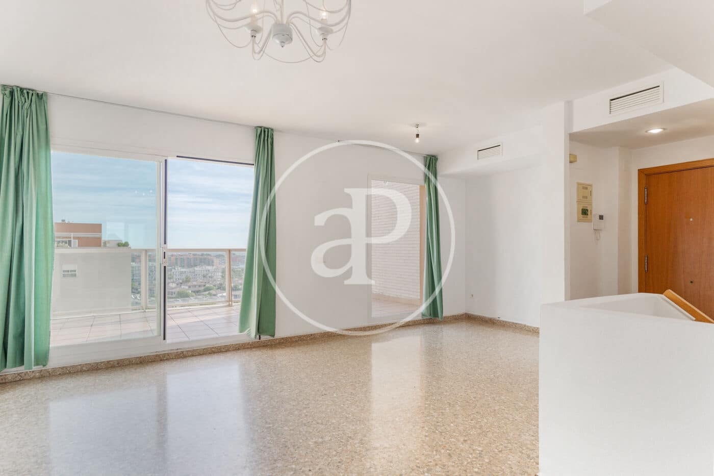 3 bedroom Apartment for rent in Paterna with pool - € 1,750 (Ref: 9344857)