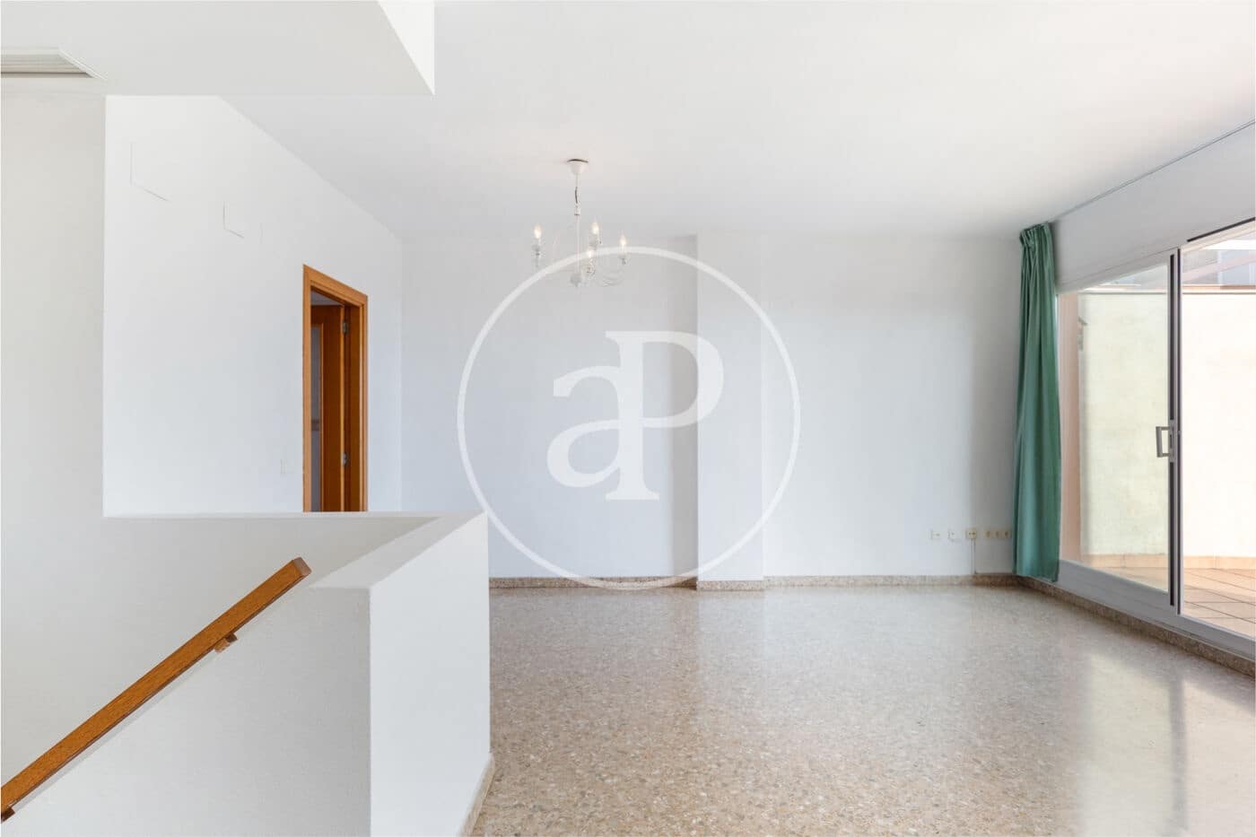 3 bedroom Apartment for rent in Paterna with pool - € 1,750 (Ref: 9344857)