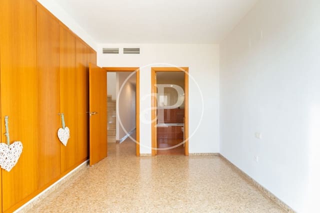 3 bedroom Apartment for rent in Valterna, Paterna with pool - € 1,750 (Ref: 9344857)
