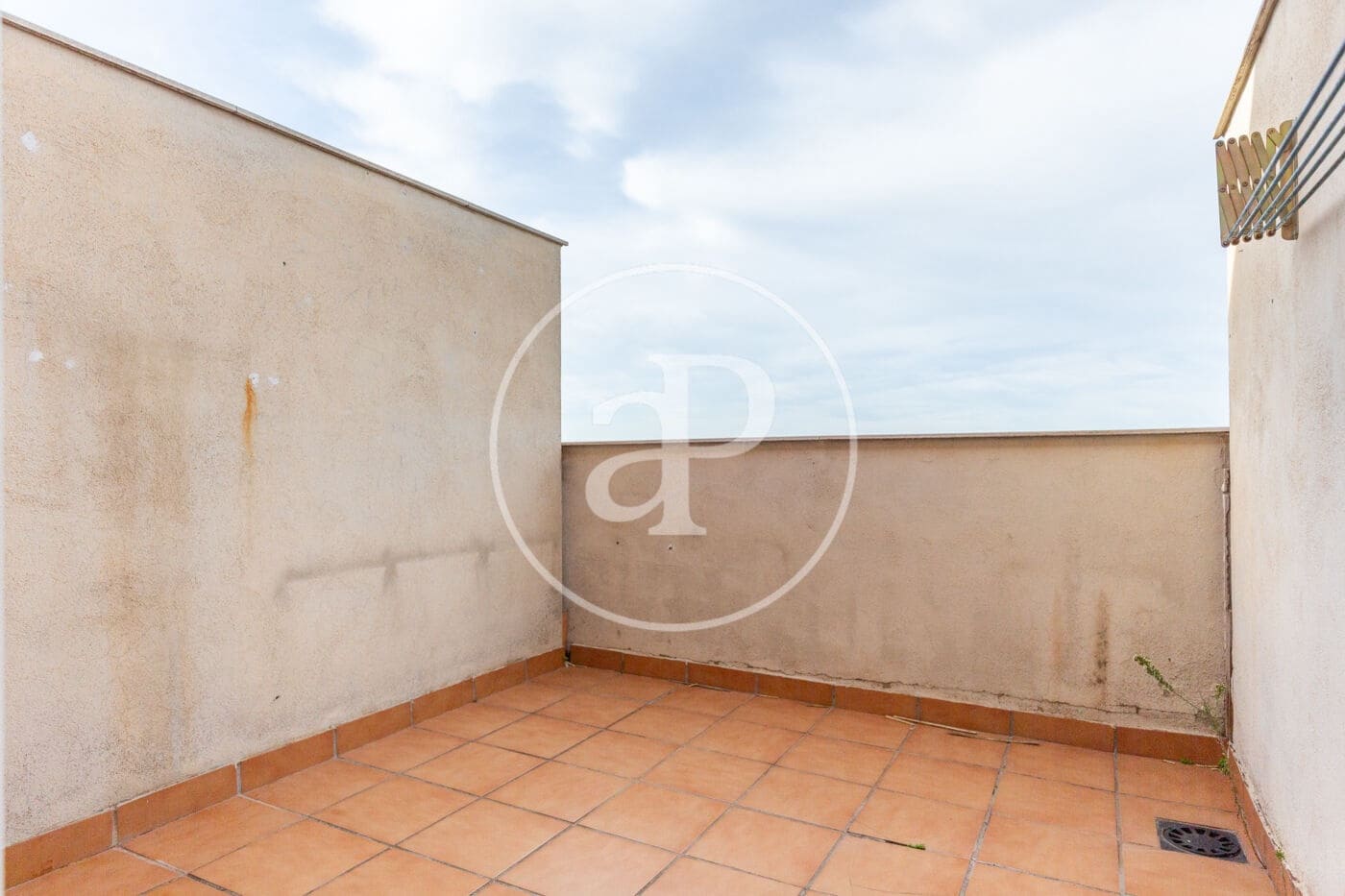 3 bedroom Apartment for rent in Paterna with pool - € 1,750 (Ref: 9344857)
