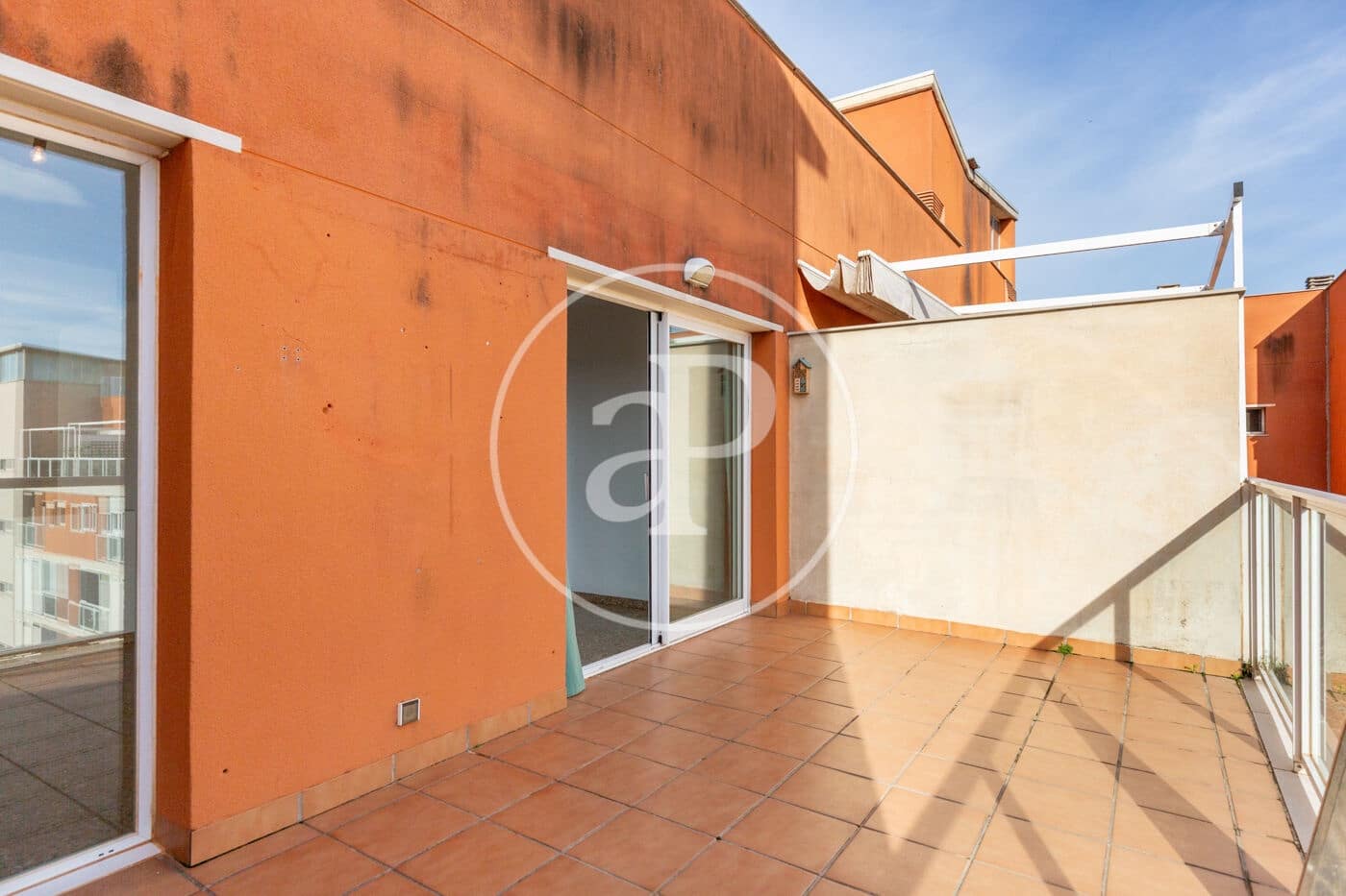 3 bedroom Apartment for rent in Paterna with pool - € 1,750 (Ref: 9344857)