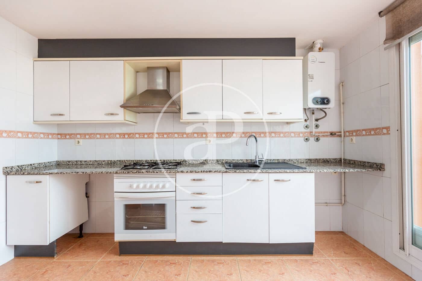 3 bedroom Apartment for rent in Paterna with pool - € 1,750 (Ref: 9344857)