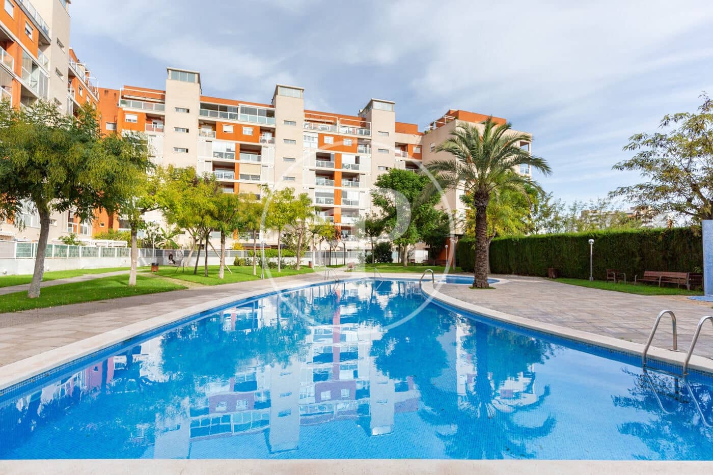 3 bedroom Apartment for rent in Paterna with pool - € 1,750 (Ref: 9344857)