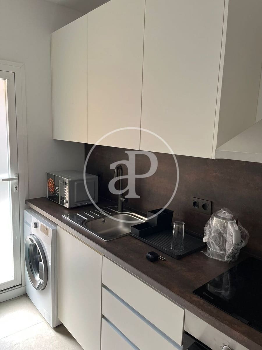 Apartamento de 3 habitaciones en València ciudad en alquiler - 1.800 € (Ref: 9344858)