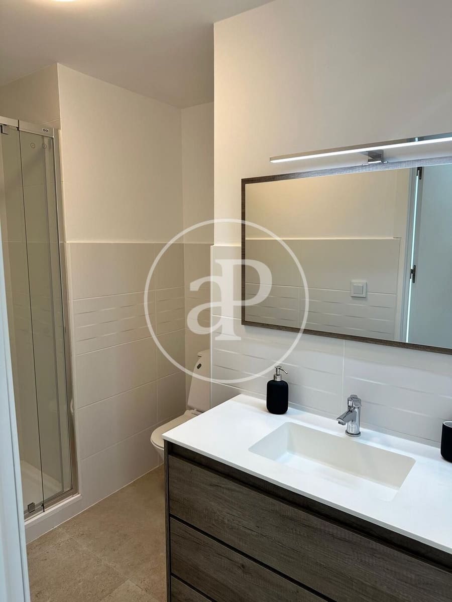 Apartamento de 3 habitaciones en València ciudad en alquiler - 1.800 € (Ref: 9344858)