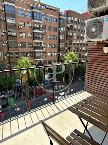 Apartamento de 3 habitaciones en Mont-Olivet, València ciudad en alquiler - 1.800 € (Ref: 9344858)