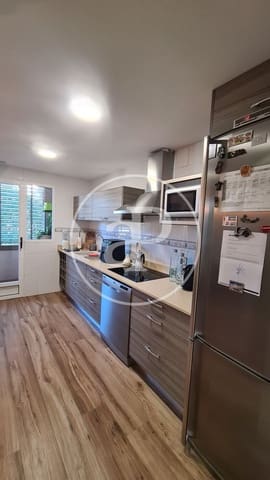 3 bedroom Apartment for rent in Aldaia - € 1,200 (Ref: 9347418)