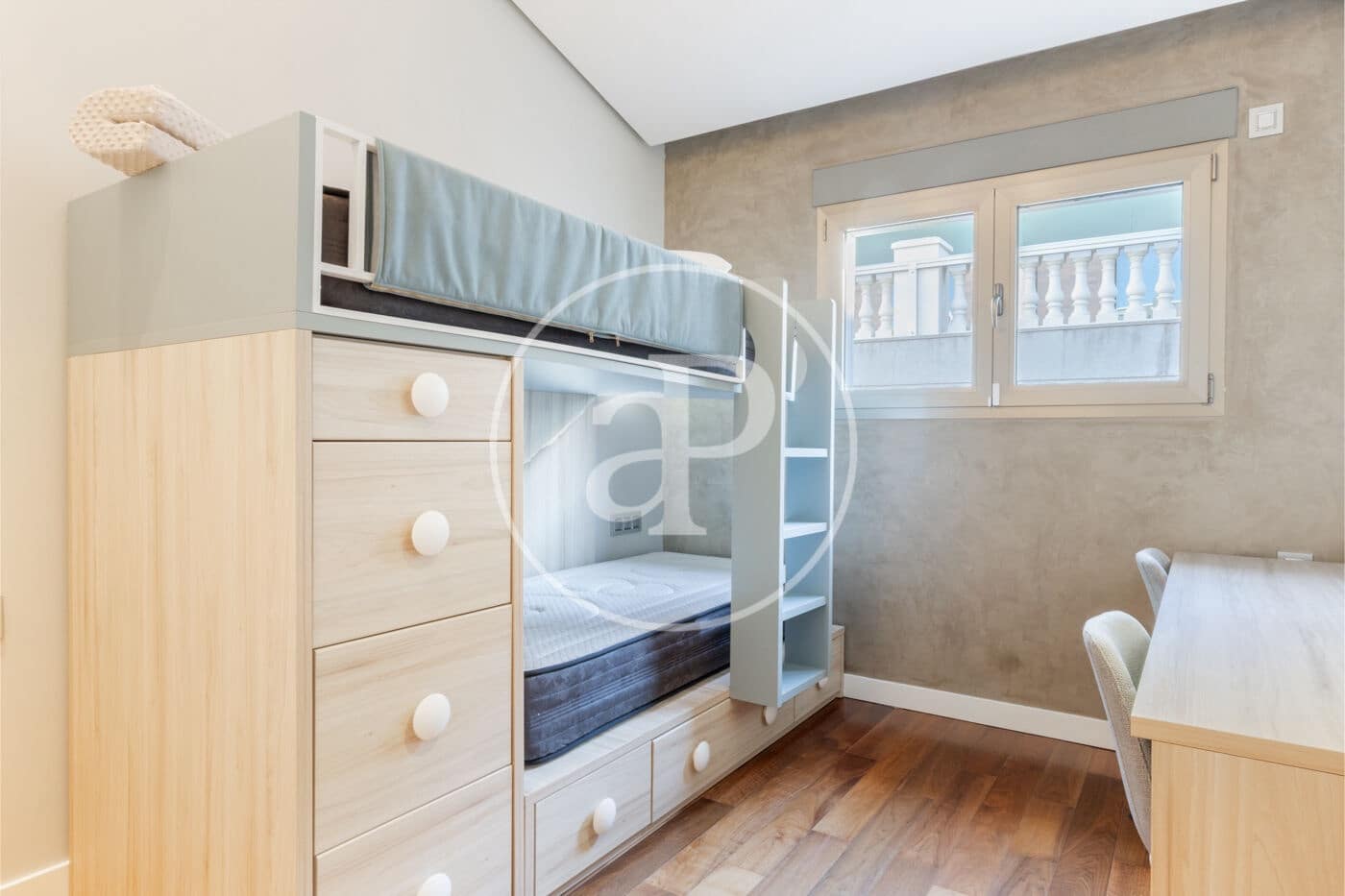 Appartement de 2 chambres à louer à Valence ville - 2 700 € (Ref: 9349644)