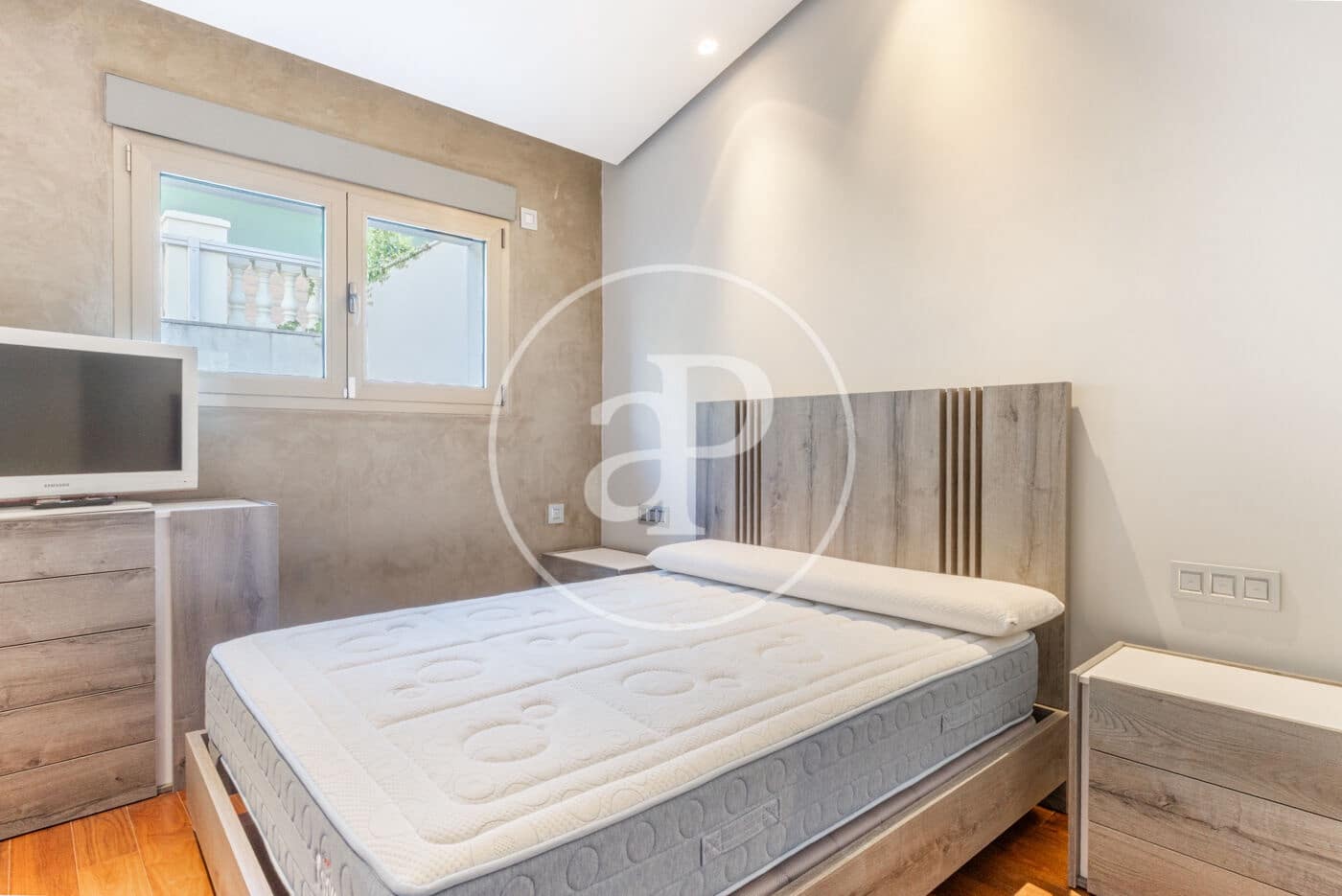 Appartement de 2 chambres à louer à Valence ville - 2 700 € (Ref: 9349644)