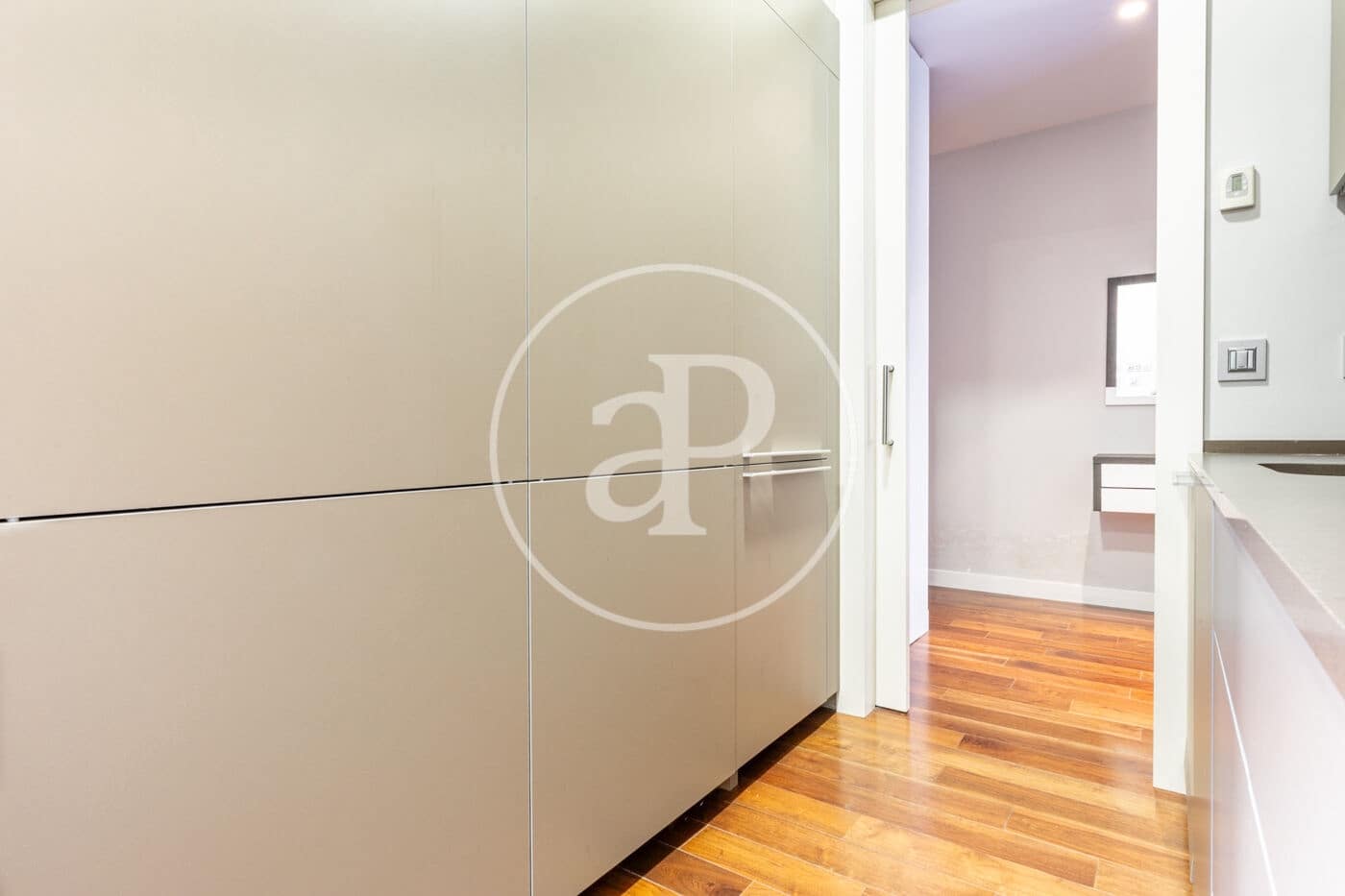 Appartement de 2 chambres à louer à Valence ville - 2 700 € (Ref: 9349644)