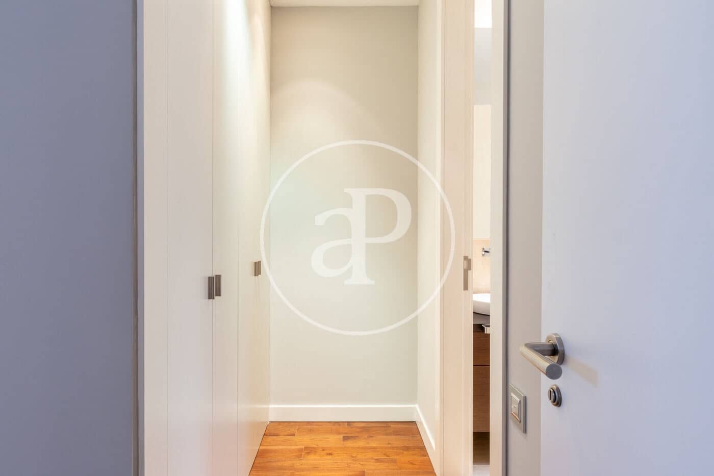 Appartement de 2 chambres à louer à Valence ville - 2 700 € (Ref: 9349644)