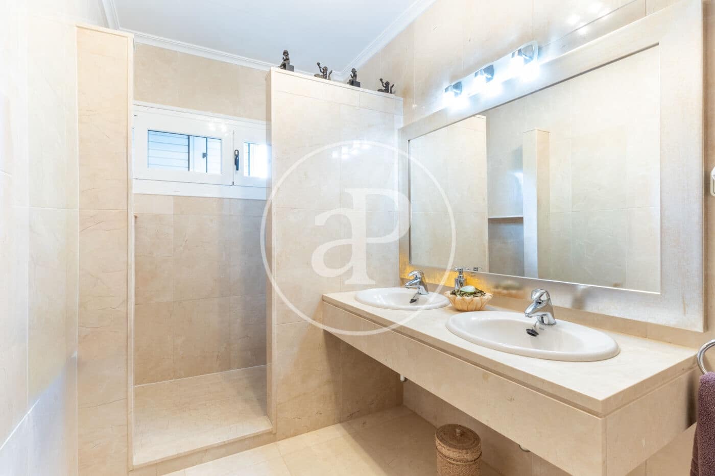 6 quarto Moradia para venda em Chiva com piscina - 795 000 € (Ref: 9353678)