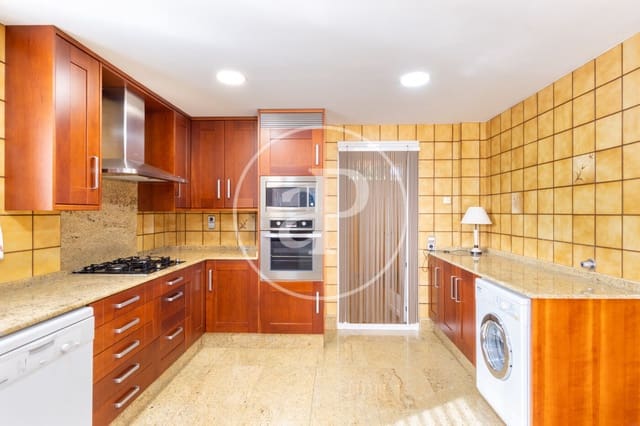 6 soverom Villa til salgs i Chiva med svømmebasseng - € 795 000 (Ref: 9353678)