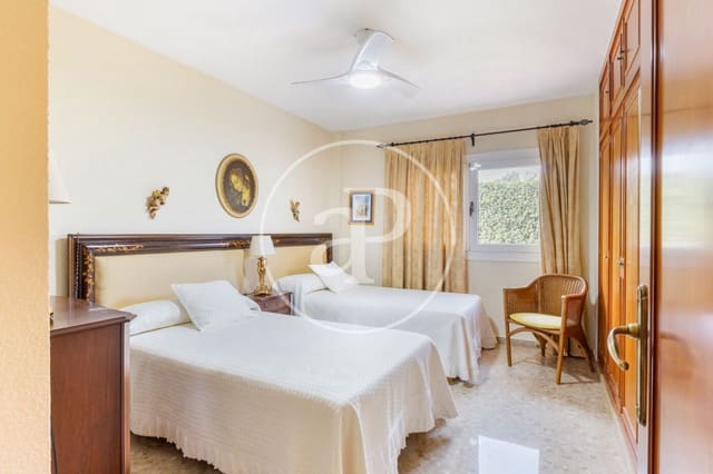 6 soverom Villa til salgs i Chiva med svømmebasseng - € 795 000 (Ref: 9353678)