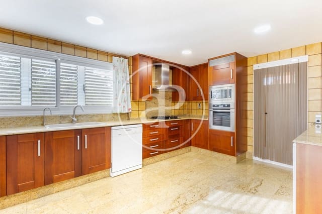 6 soverom Villa til salgs i Chiva med svømmebasseng - € 795 000 (Ref: 9353678)