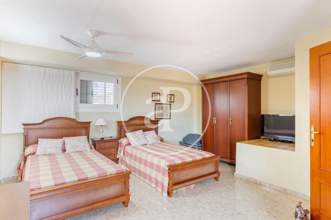 6 quarto Moradia para venda em Chiva com piscina - 795 000 € (Ref: 9353678)