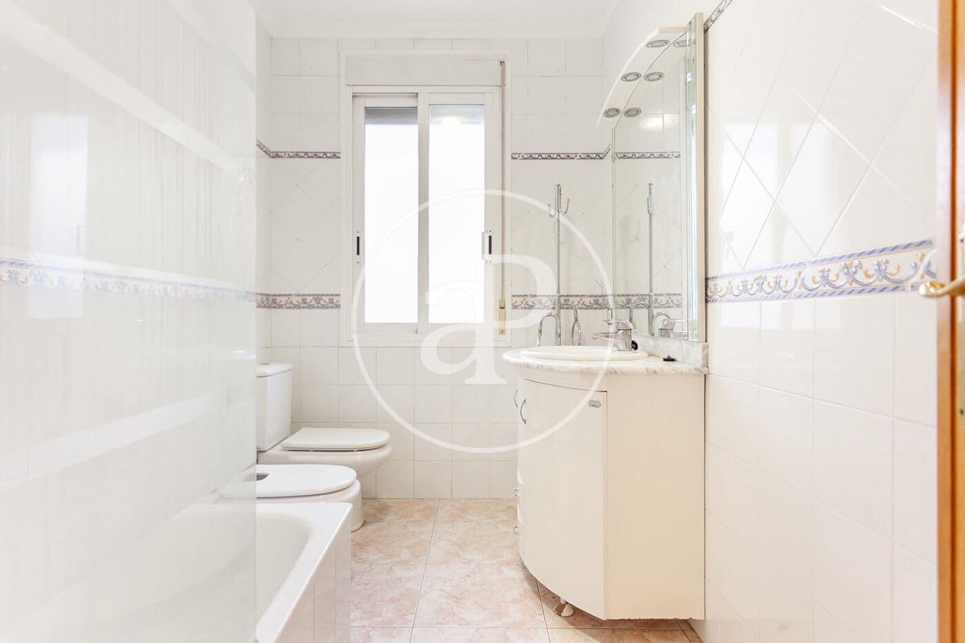 3 sypialnia Apartament do wynajęcia w Miasto Walencja - 1 150 € (Ref: 9355929)