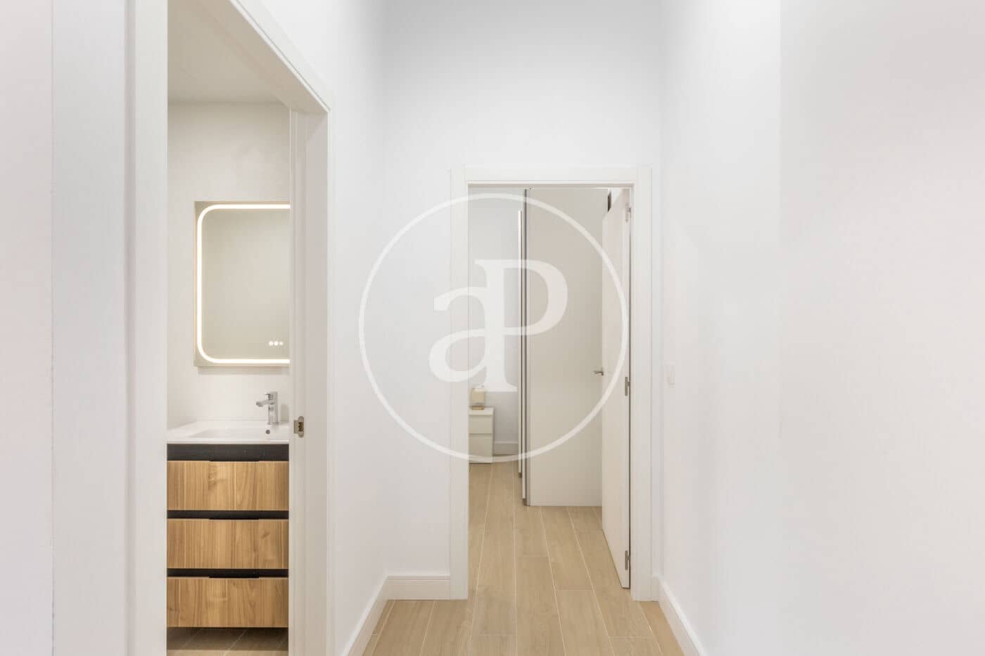 2 sovrum Lägenhet att hyra i Valencia stad - 900 € (Ref: 9355930)