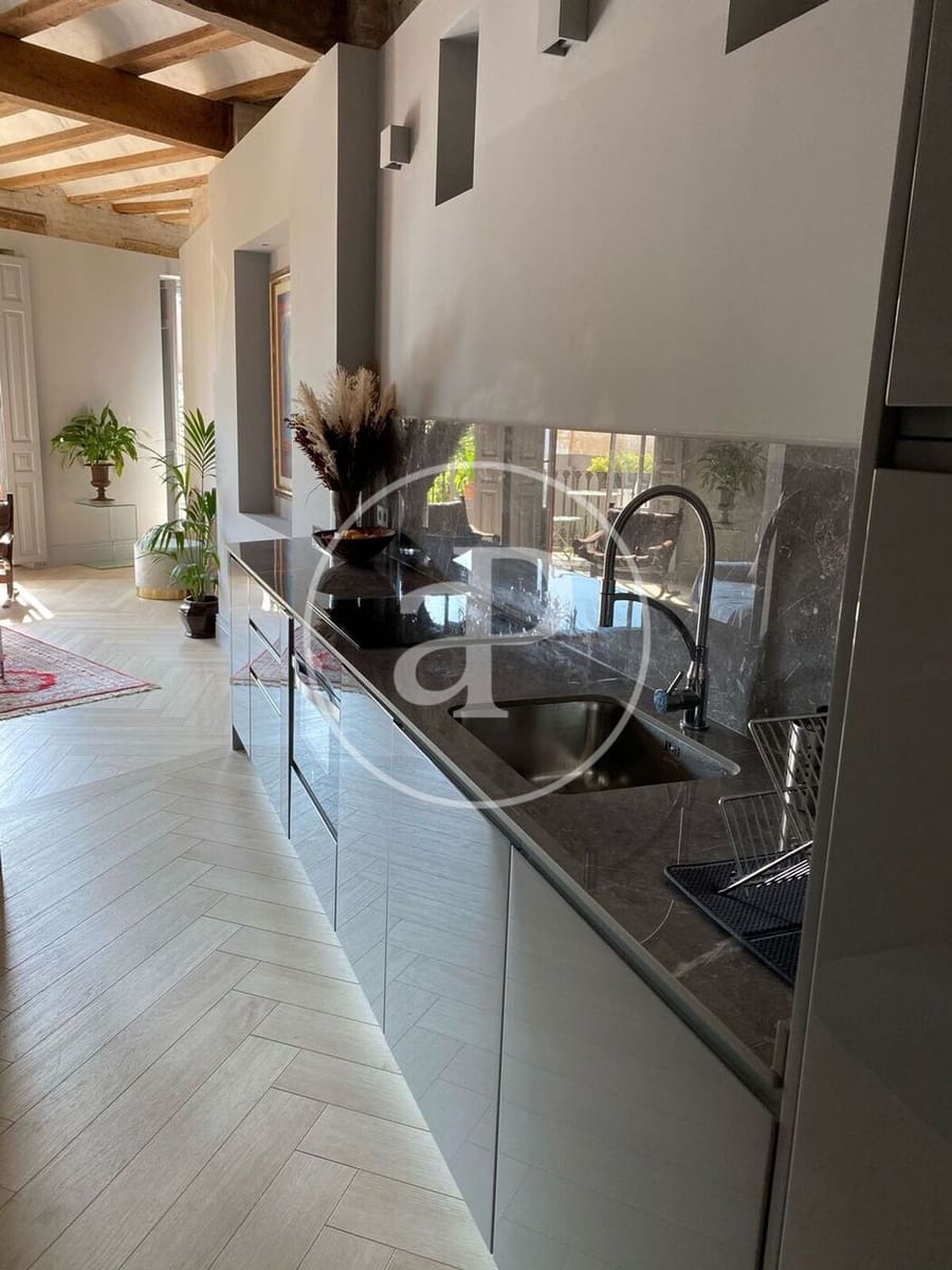 2 sypialnia Apartament do wynajęcia w Miasto Walencja - 1 950 € (Ref: 9359673)