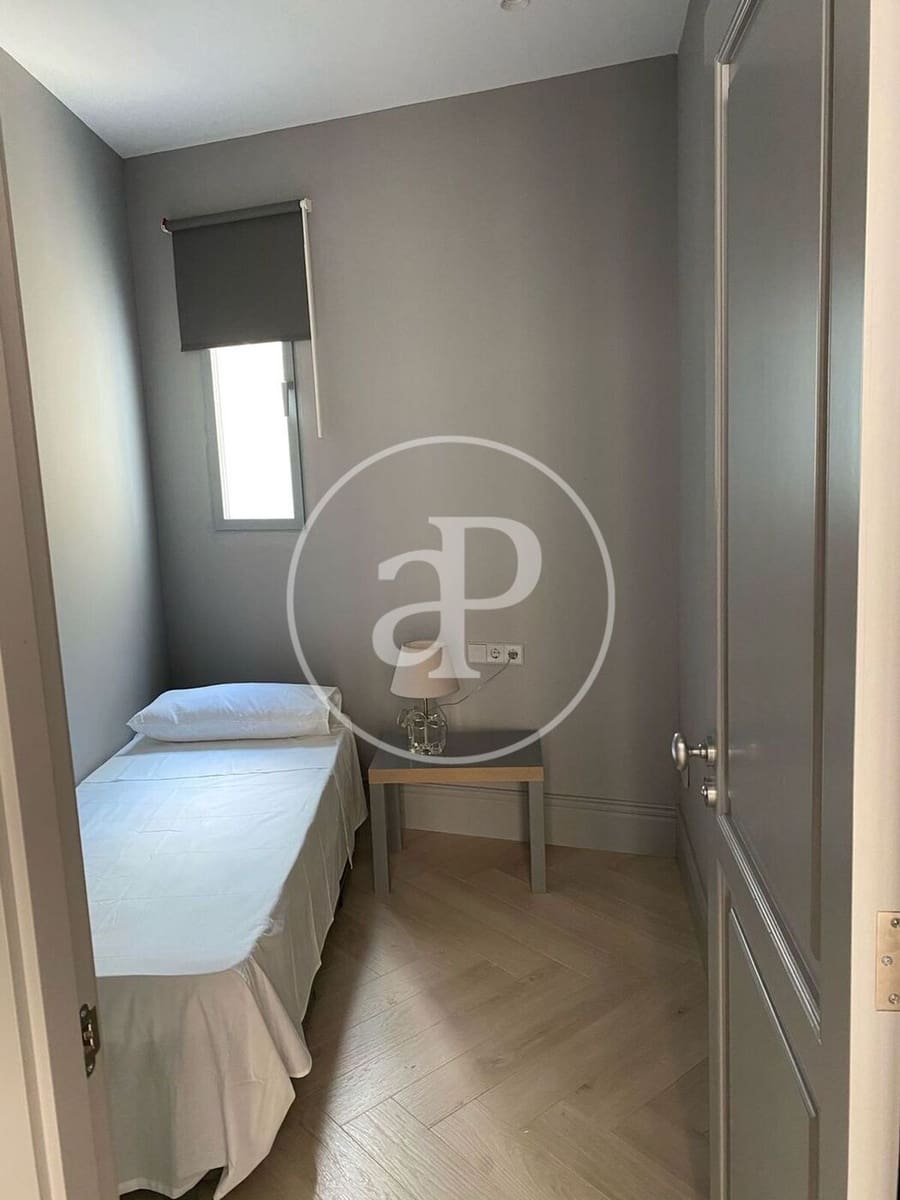 2 sypialnia Apartament do wynajęcia w Miasto Walencja - 1 950 € (Ref: 9359673)