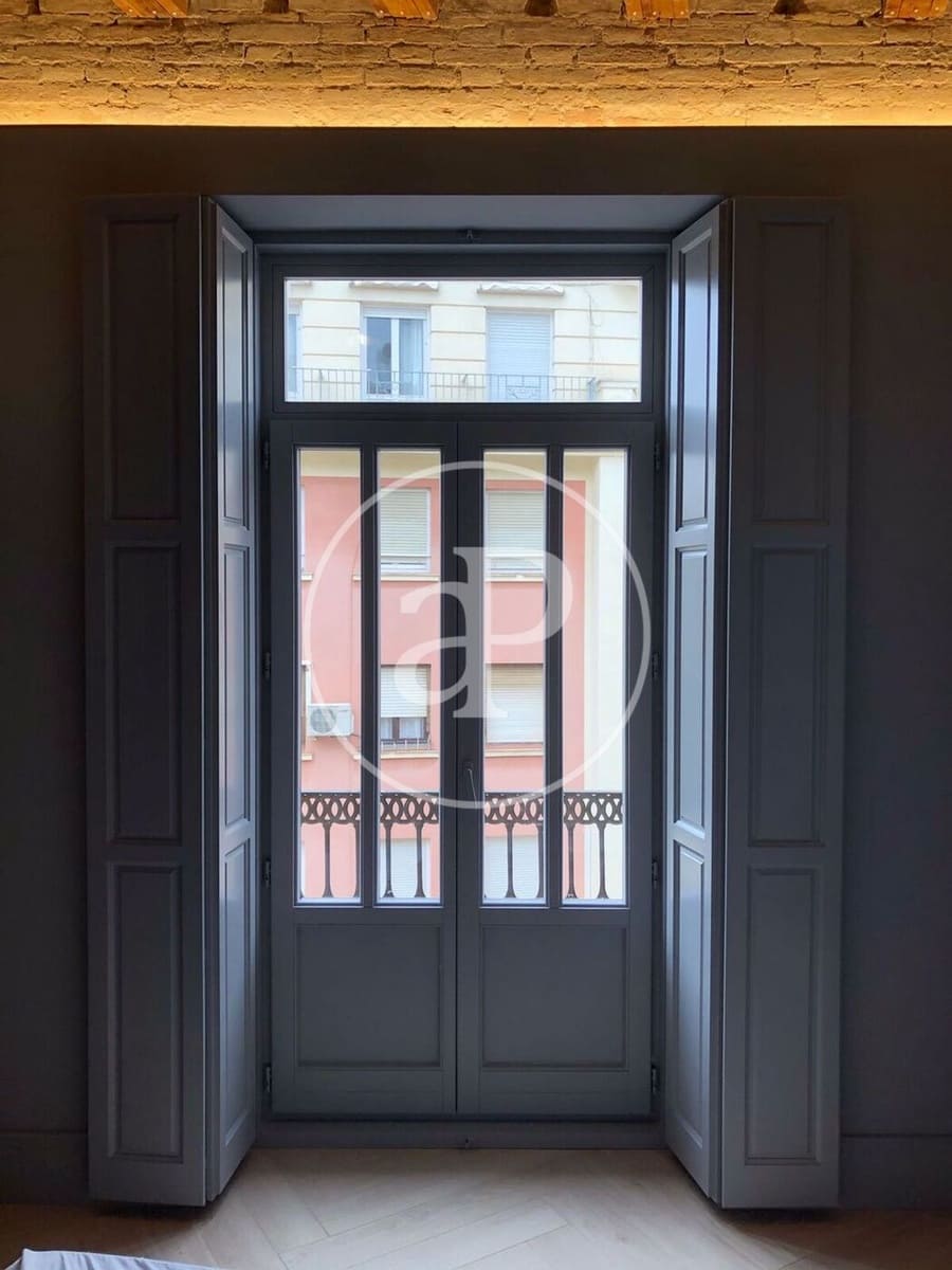 2 sypialnia Apartament do wynajęcia w Miasto Walencja - 1 950 € (Ref: 9359673)