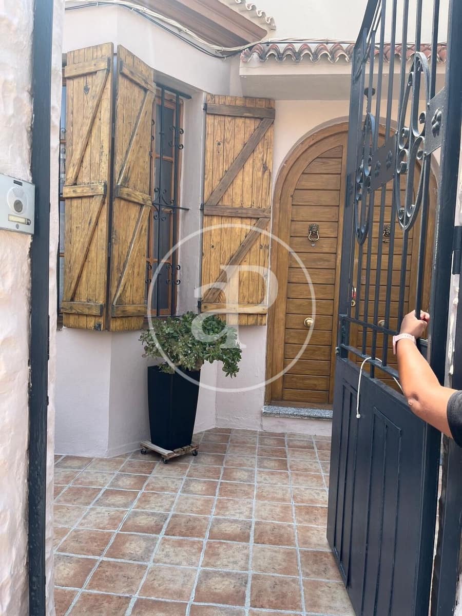5 bedroom Villa for rent in Valencia city - € 3,500 (Ref: 9362682)