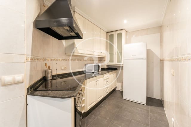 Appartement de 2 chambres à louer à El Mercat, Valence ville - 1 400 € (Ref: 9362690)