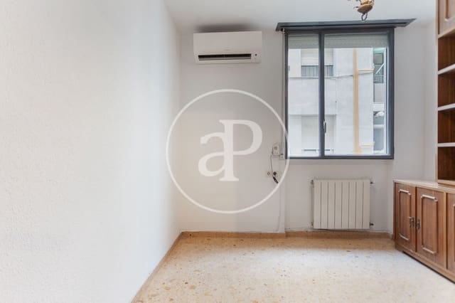 4 bedroom Apartment for rent in Sant Francesc, Valencia city - € 2,500 (Ref: 9362691)