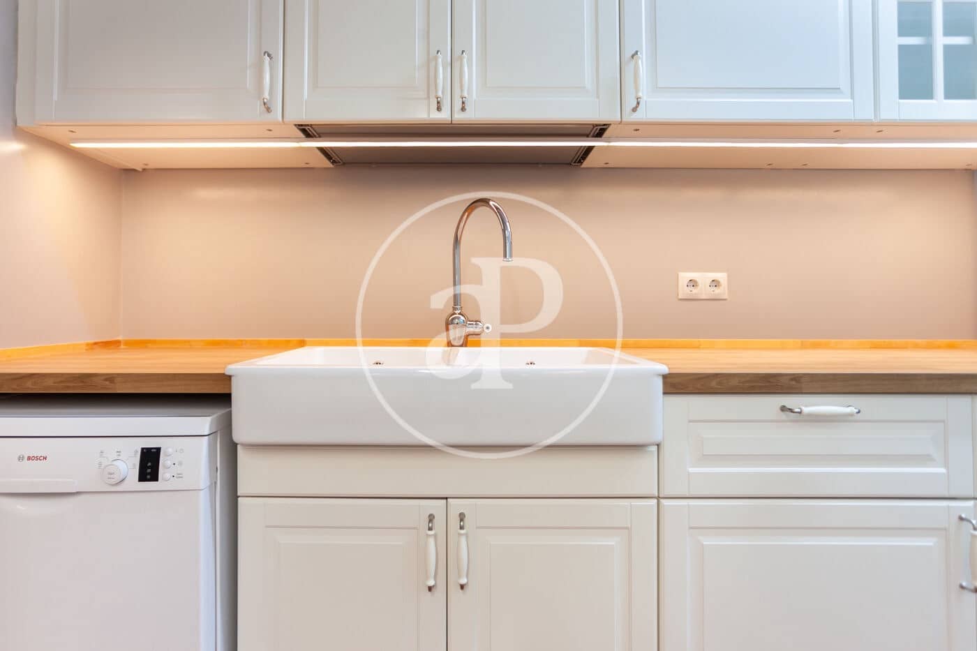 4 makuuhuone Huoneisto vuokrattavana paikassa Valencia kaupunki - 2 500 € (Ref: 9362691)