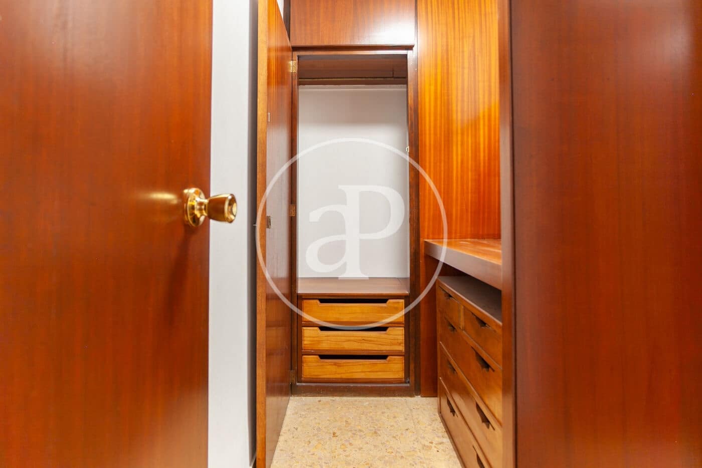 4 makuuhuone Huoneisto vuokrattavana paikassa Valencia kaupunki - 2 500 € (Ref: 9362691)