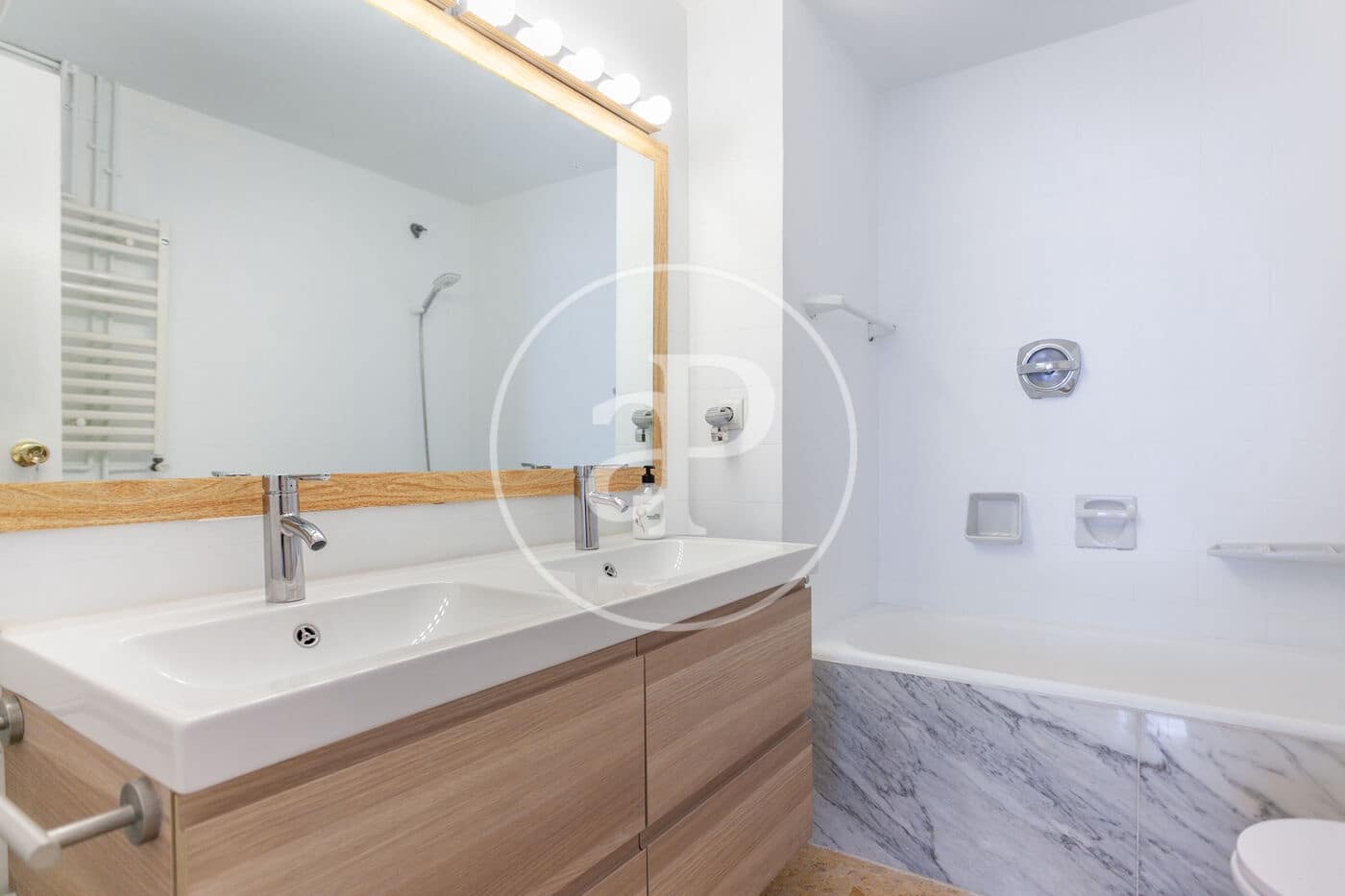 4 makuuhuone Huoneisto vuokrattavana paikassa Valencia kaupunki - 2 500 € (Ref: 9362691)