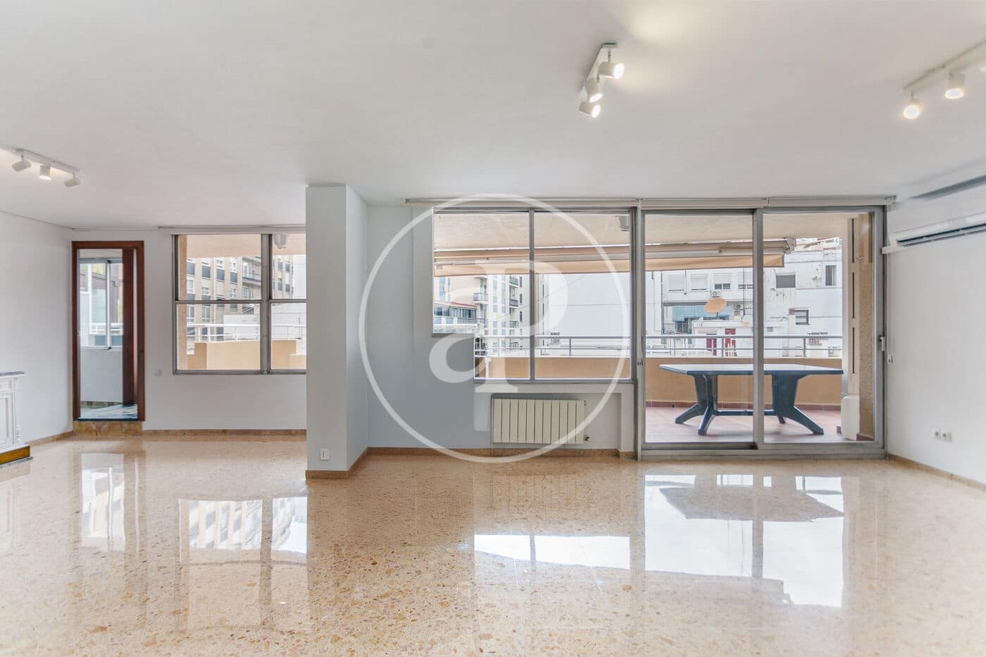 4 makuuhuone Huoneisto vuokrattavana paikassa Valencia kaupunki - 2 500 € (Ref: 9362691)