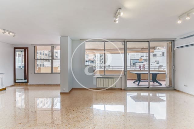 4 bedroom Apartment for rent in Sant Francesc, Valencia city - € 2,500 (Ref: 9362691)