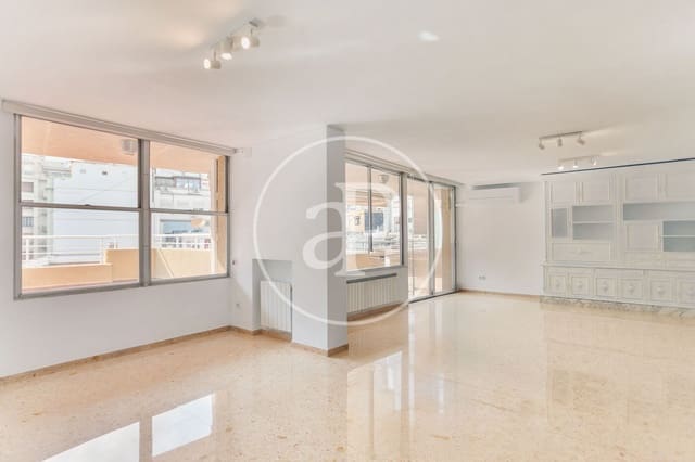 4 bedroom Apartment for rent in Sant Francesc, Valencia city - € 2,500 (Ref: 9362691)