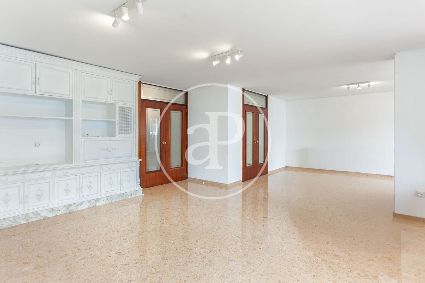 4 makuuhuone Huoneisto vuokrattavana paikassa Valencia kaupunki - 2 500 € (Ref: 9362691)