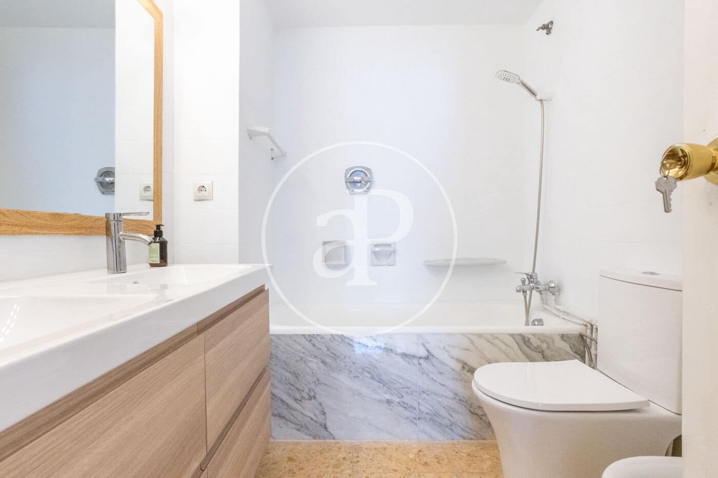 4 makuuhuone Huoneisto vuokrattavana paikassa Valencia kaupunki - 2 700 € (Ref: 9362691)