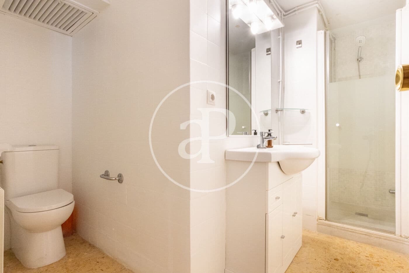 4 makuuhuone Huoneisto vuokrattavana paikassa Valencia kaupunki - 2 700 € (Ref: 9362691)