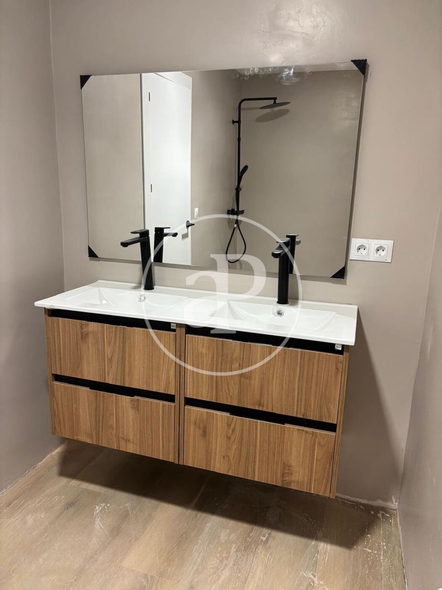 4 bedroom Apartment for rent in Valencia city - € 1,500 (Ref: 9367635)