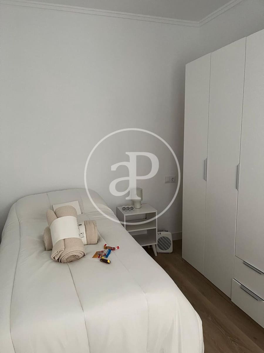 4 bedroom Apartment for rent in Valencia city - € 1,550 (Ref: 9367635)